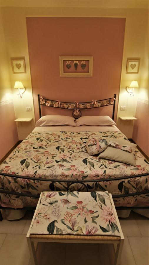 La Casina Dei Cuori Di Nonna Miglia Villa Pallerone Exteriör bild